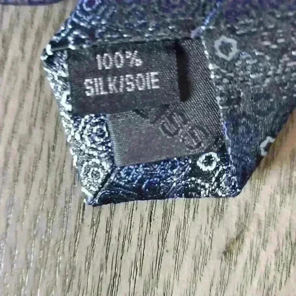 Bellissimo blue and silver tie.  100% silk - Picture 7 of 8